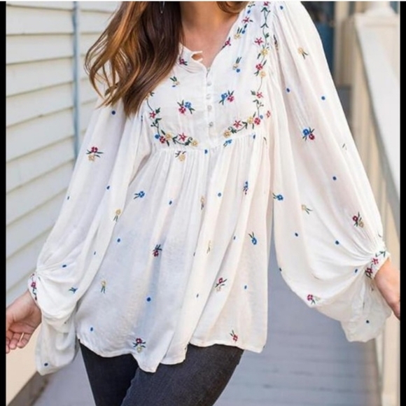 Free People Tops - Free People White Blouse with Floral Embroidery & Balloon Sleeves | Size Small
